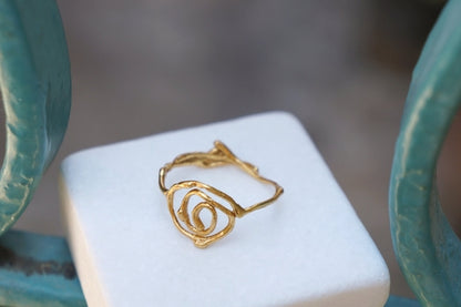 Solid Gold Jasmine Ring – Handmade Spiral Twig Band | Unique Nature