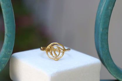 Solid Gold Jasmine Ring – Handmade Spiral Twig Band | Unique Nature