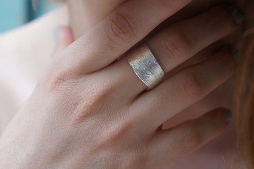 Solid White Gold Ring – Adjustable Olive Leaf Band | 14k 18k Nature