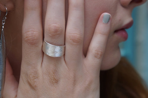Solid White Gold Ring – Adjustable Olive Leaf Band | 14k 18k Nature