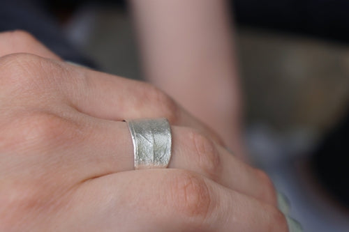 Solid White Gold Ring – Adjustable Olive Leaf Band | 14k 18k Nature
